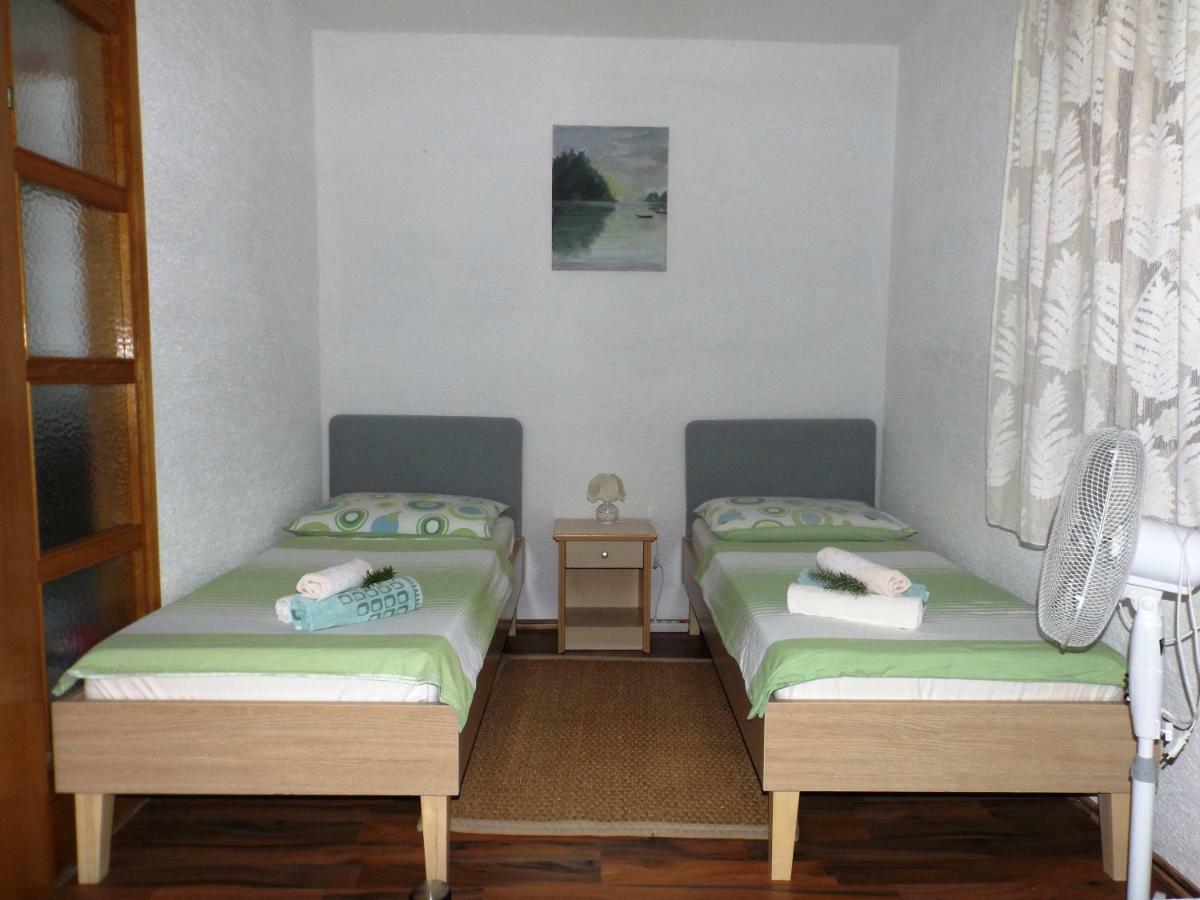 Apartman Canaki Splitska Exterior foto
